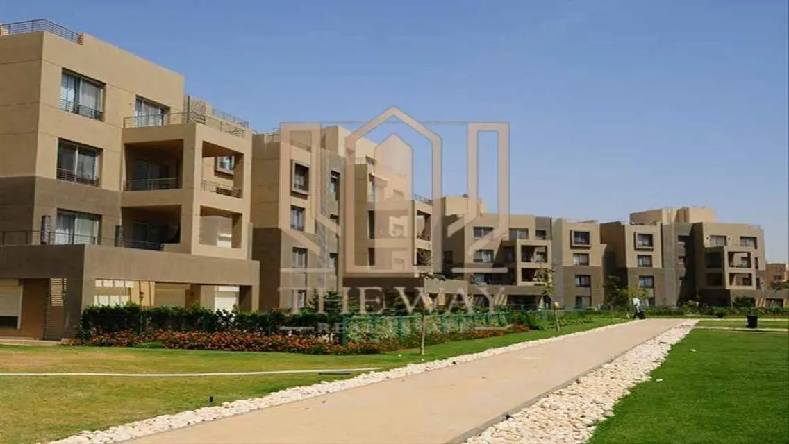 شقة فاخرة للبيع بمساحة واسعة وإطلالات رائعة