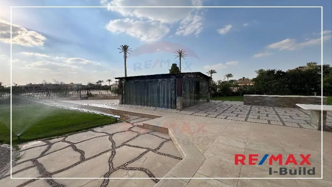 Luxury Villa for Sale with Private Garden and Pool