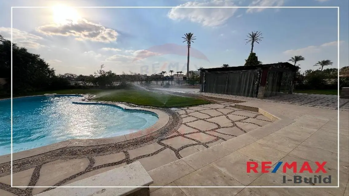 Luxury Villa for Sale with Private Garden and Pool