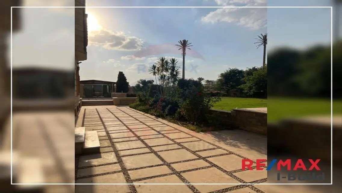 Luxury Villa for Sale with Private Garden and Pool