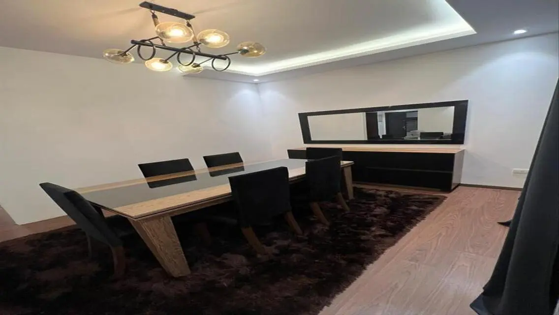 -148 Village Gate