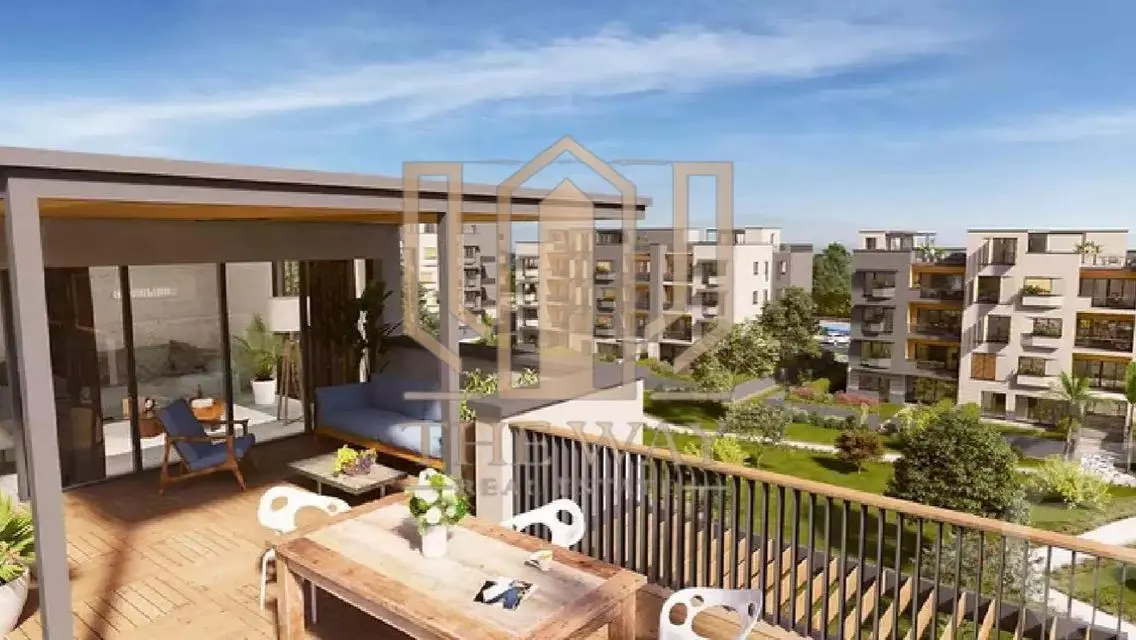 Luxury 2 + 2 Villa with Private Pool and Garden