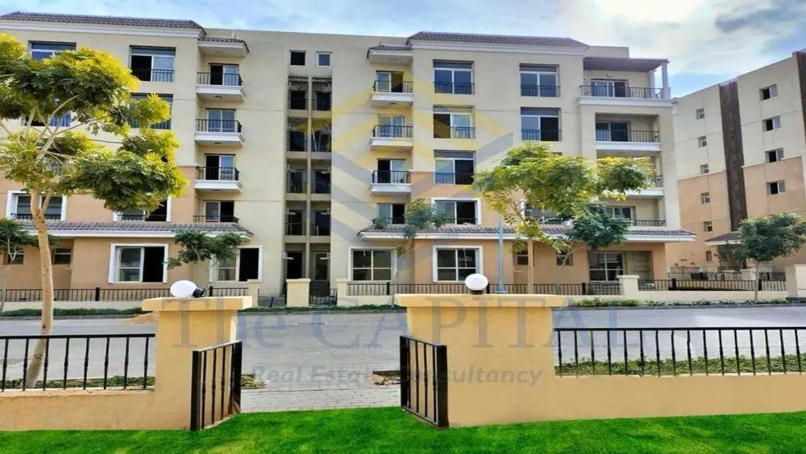 Luxury Apartment Overlooking Lakes and Major Landmarks