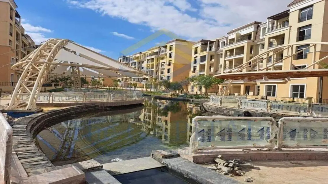 Luxury Apartment Overlooking Lakes and Major Landmarks