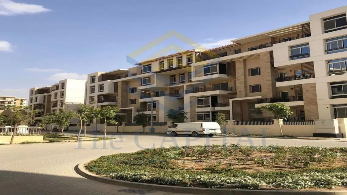 Luxury Apartment Overlooking Lakes and Major Landmarks