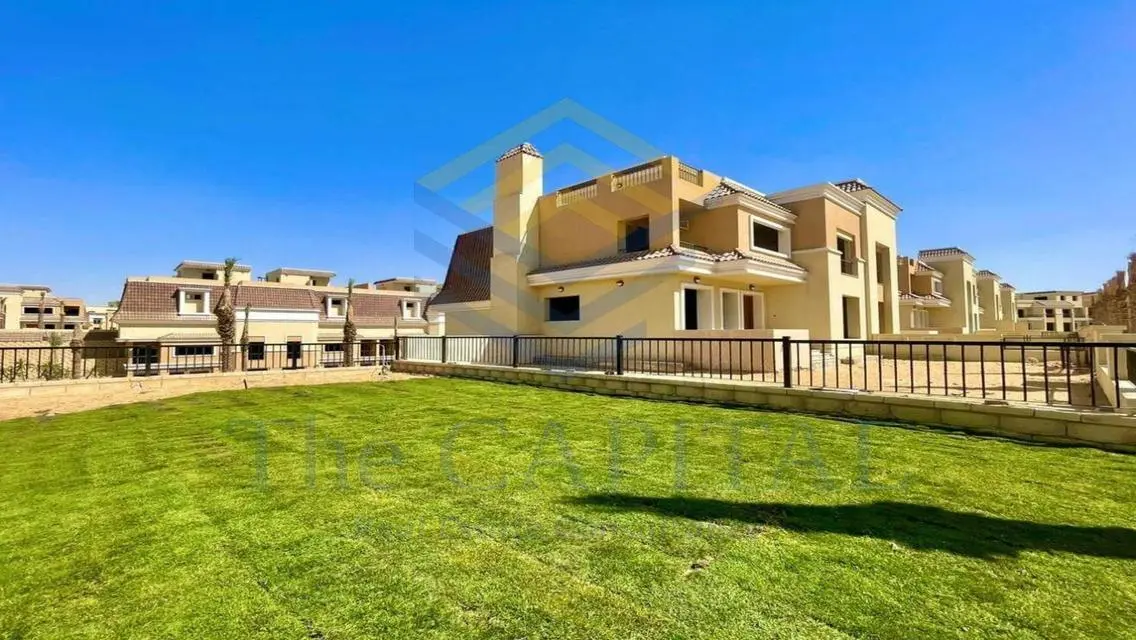 Luxury Apartment Overlooking Lakes and Major Landmarks