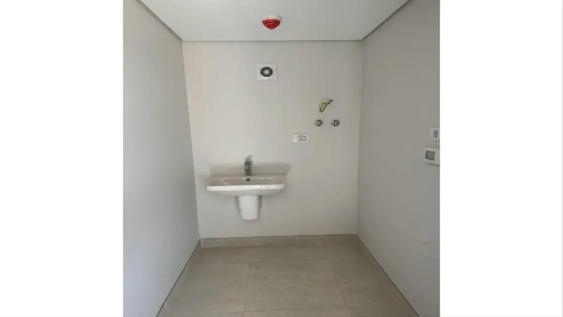 Great Opportunity to Buy a Spacious Property