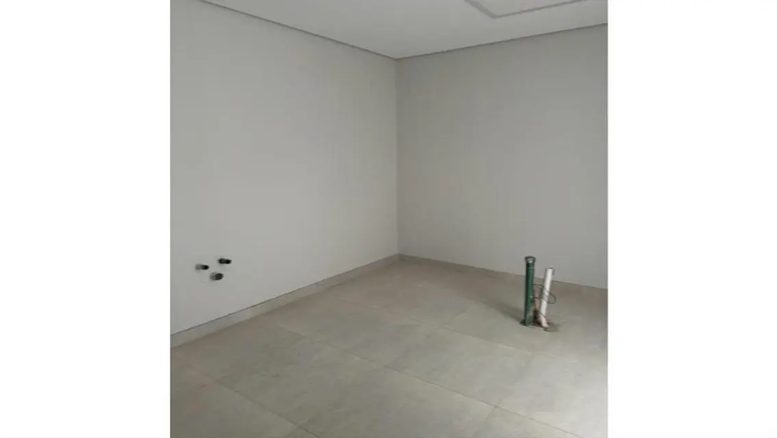 Great Opportunity to Buy a Spacious Property