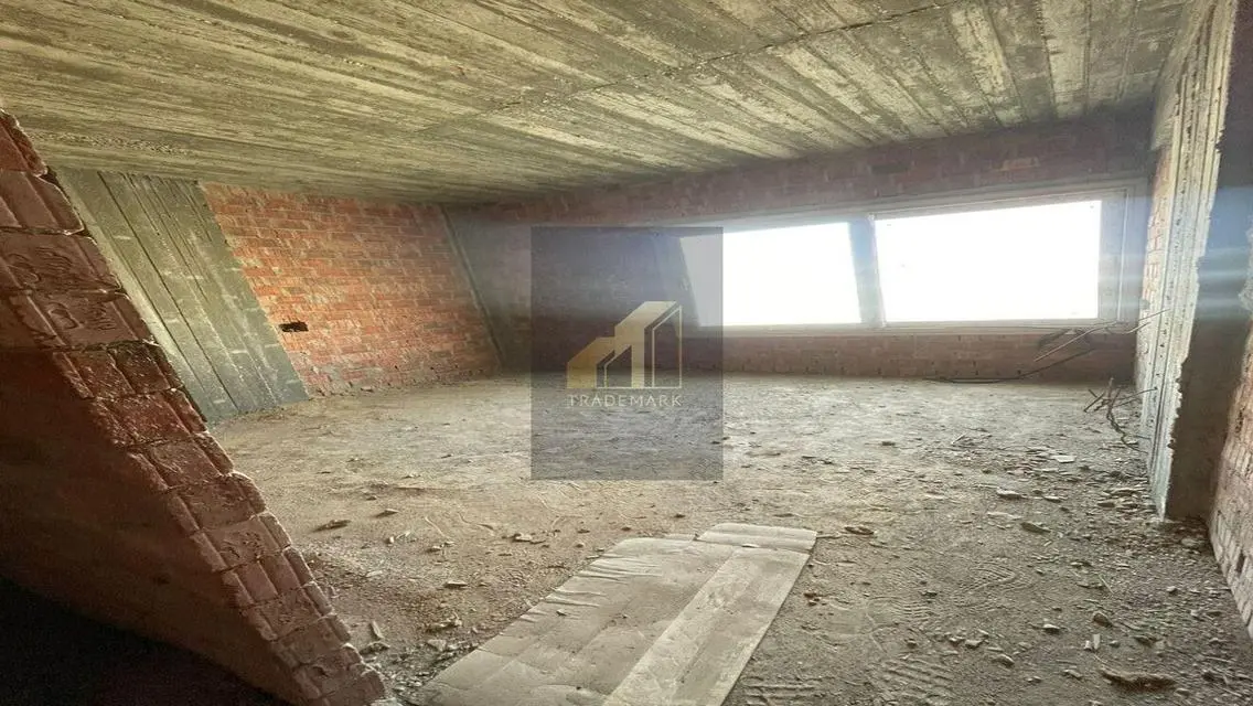 Luxury 3-Bedroom Apartment with Lake View - 156 Sq. M