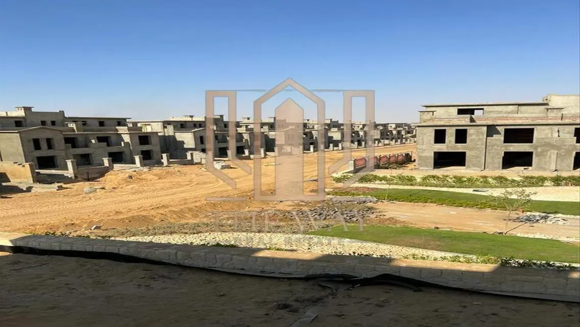 عقار فاخر بـ 3 غرف وحمام سباحة خاص