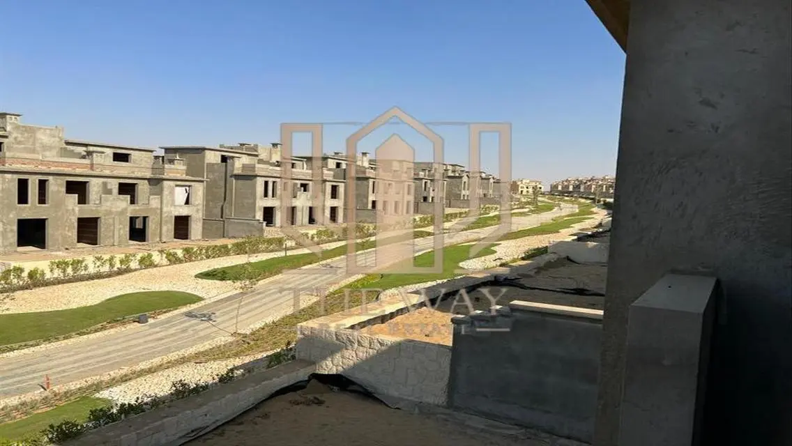 عقار فاخر بـ 3 غرف وحمام سباحة خاص