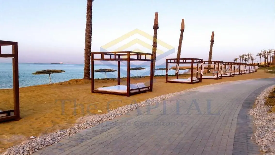 75 sqm Apartment Overlooking the Lake with Full Amenities