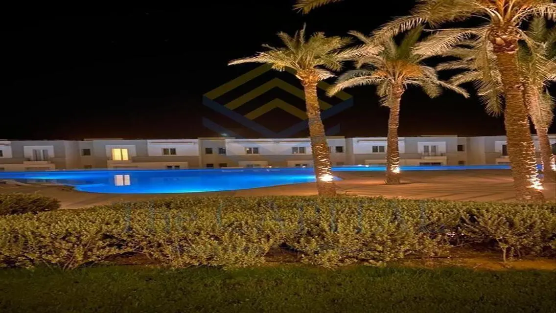 75 sqm Apartment Overlooking the Lake with Full Amenities