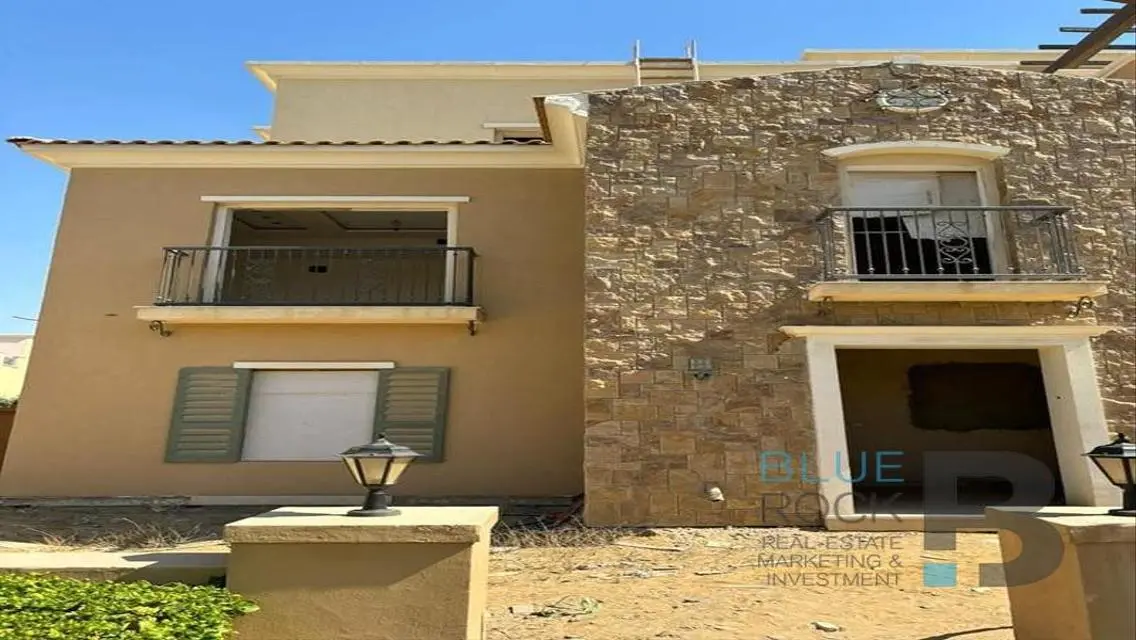 Luxurious Villa for Sale - 20 Meter Space in the Heart of the City