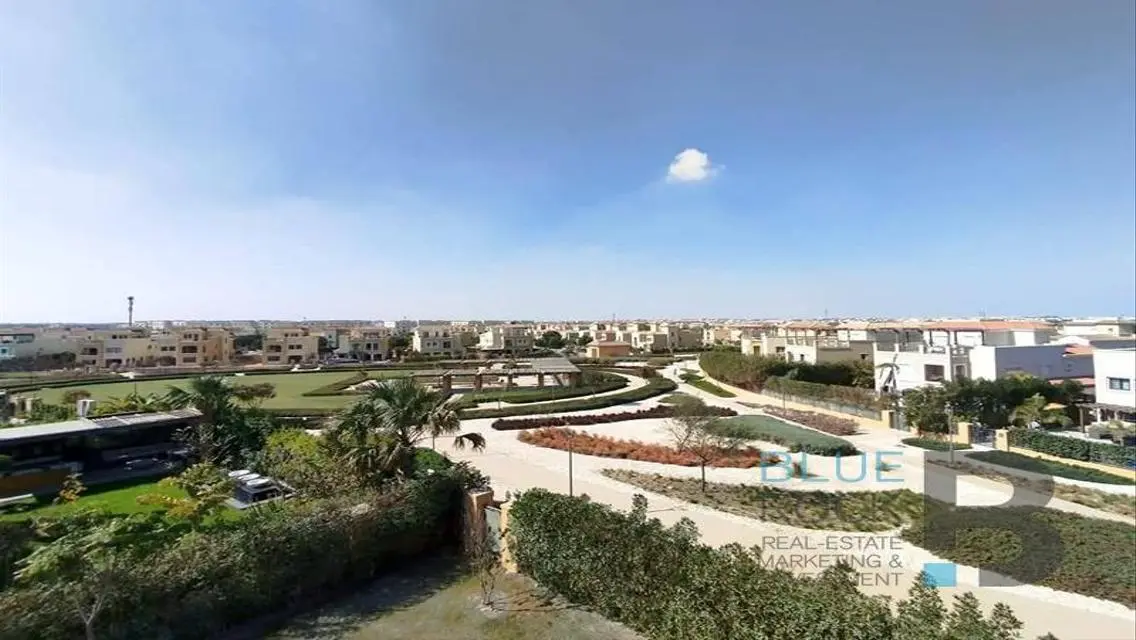 Luxurious Villa for Sale - 20 Meter Space in the Heart of the City