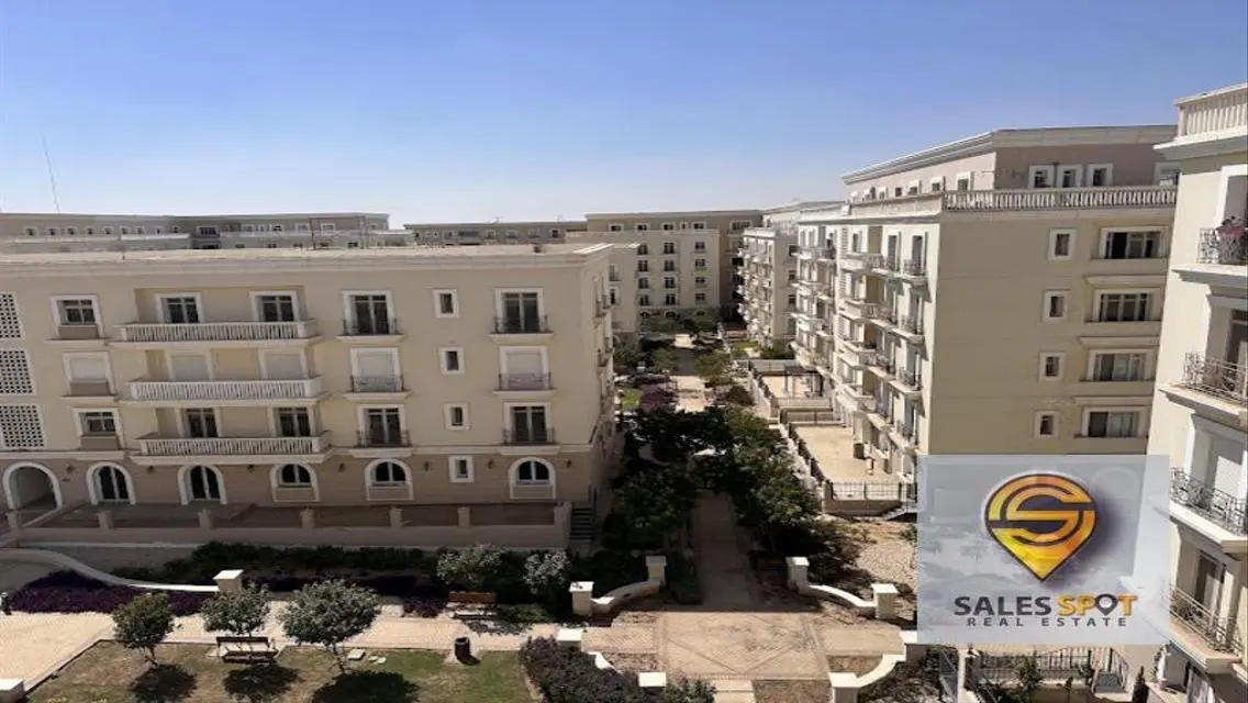 Ultra Modern 5-12 Apartment with Private Garden in Hyde Park
