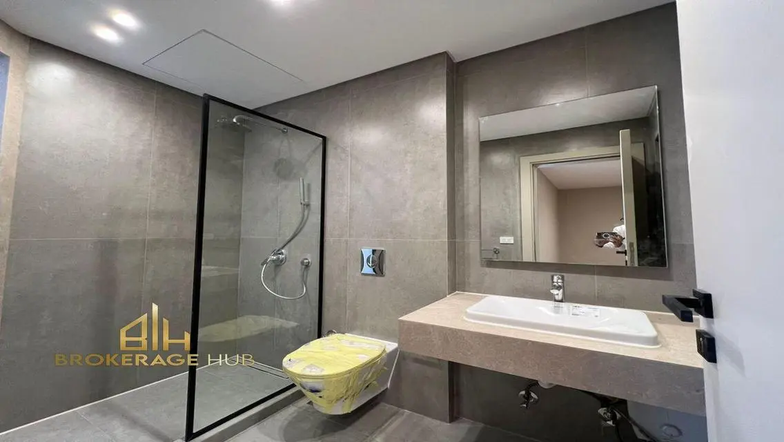 Luxury Apartment with Spacious Layout and Private Pool