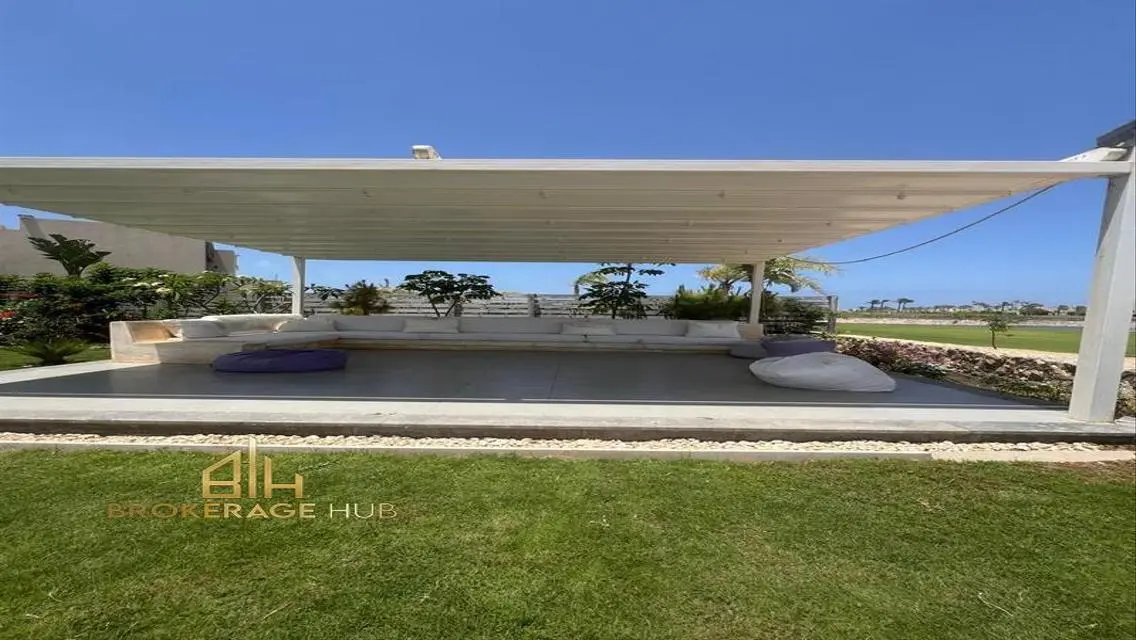 Luxury Villa 320 sqm with Private Garden in Prime Location