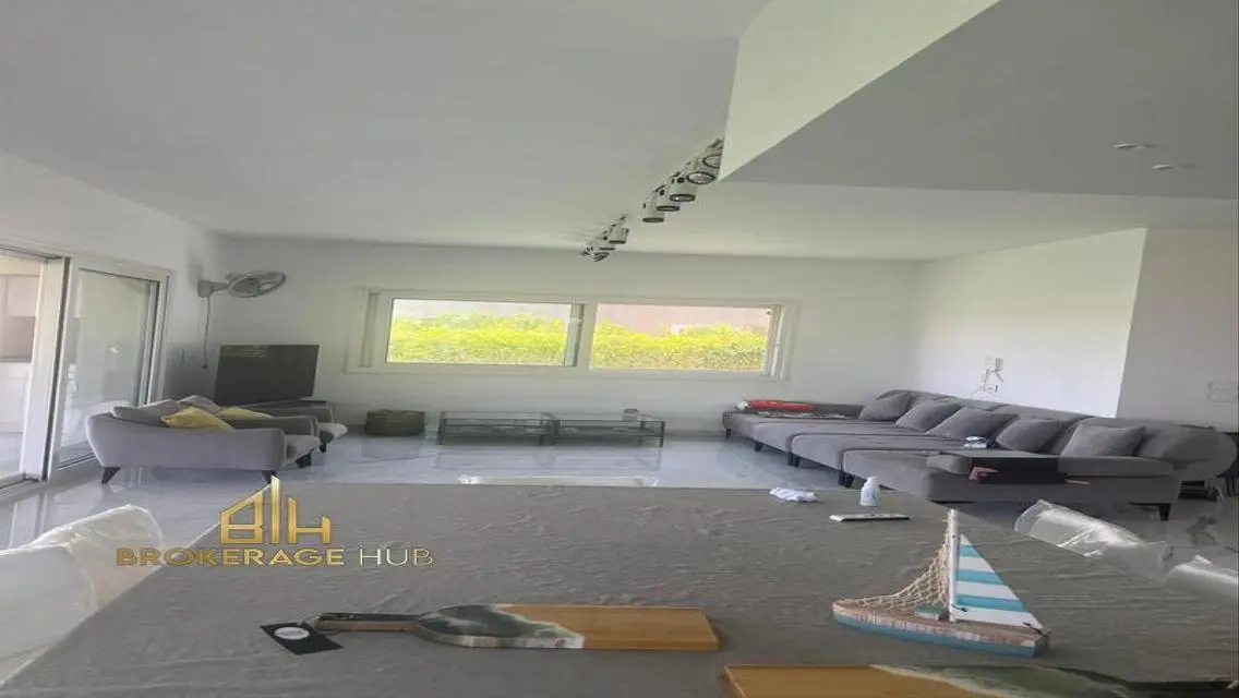 Luxury Villa 320 sqm with Private Garden in Prime Location