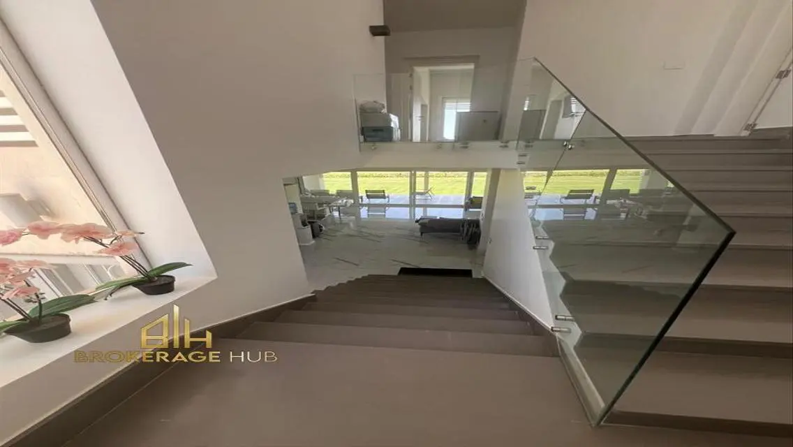 Luxury Villa 320 sqm with Private Garden in Prime Location
