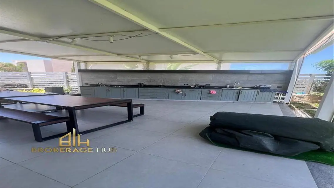 Luxury Villa 320 sqm with Private Garden in Prime Location