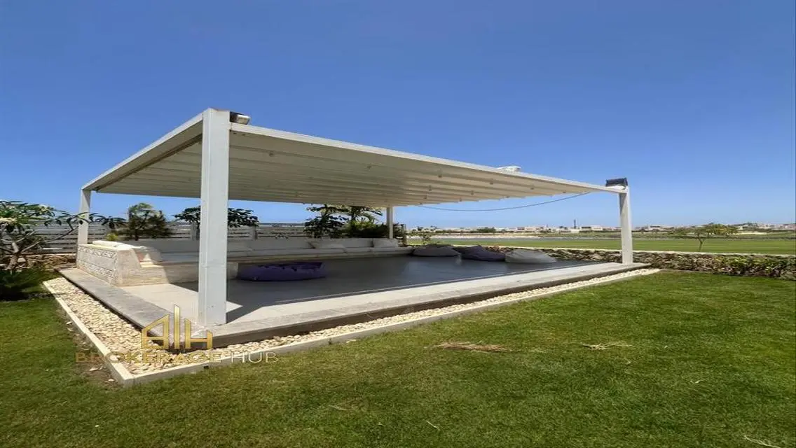 Luxury Villa 320 sqm with Private Garden in Prime Location