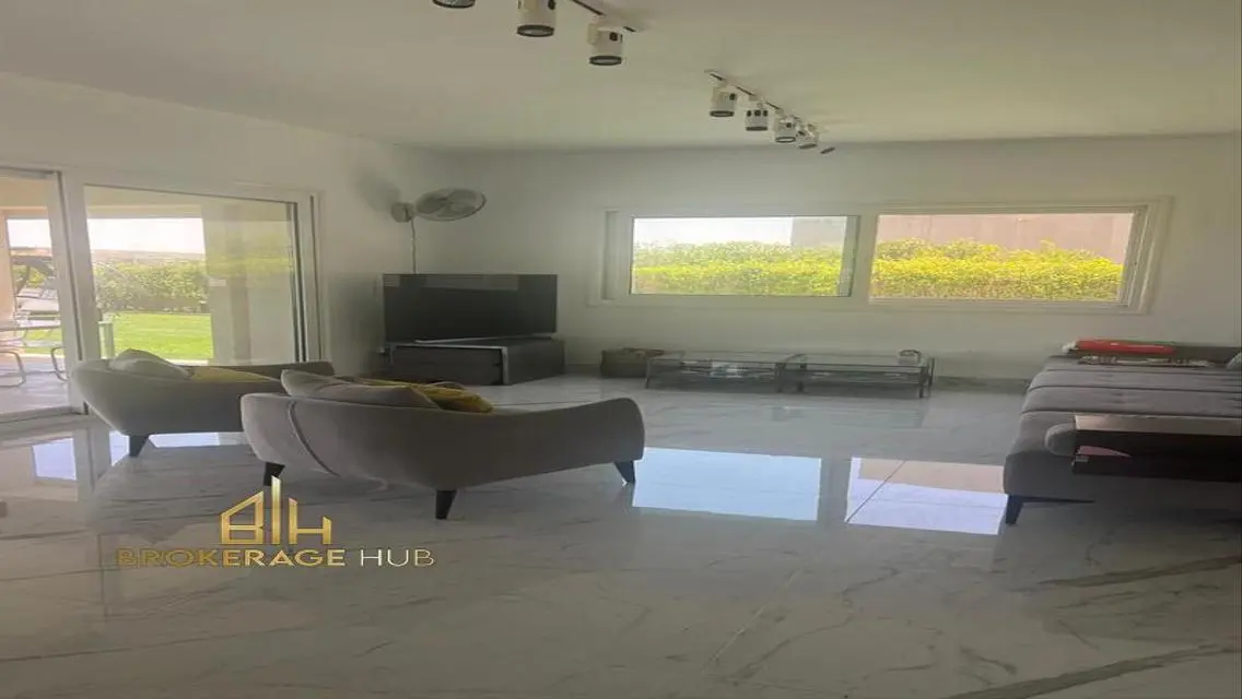 Luxury Villa 320 sqm with Private Garden in Prime Location