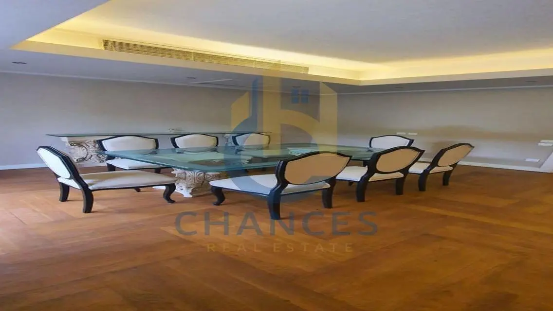 Property for Sale: 540 Square Meters with Balcony