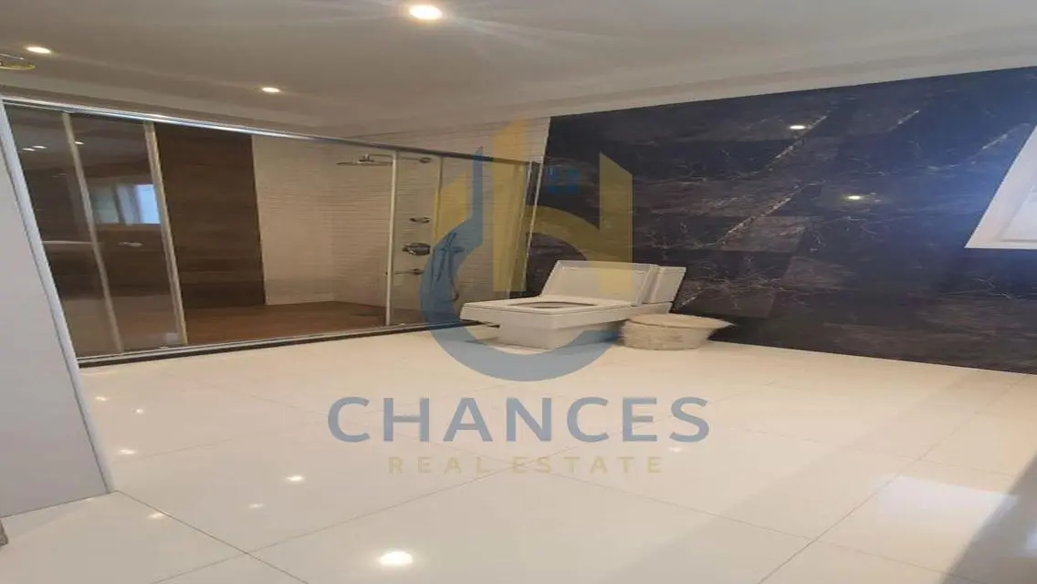 Property for Sale: 540 Square Meters with Balcony
