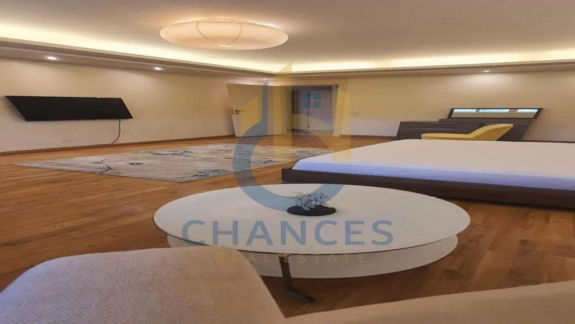 Property for Sale: 540 Square Meters with Balcony