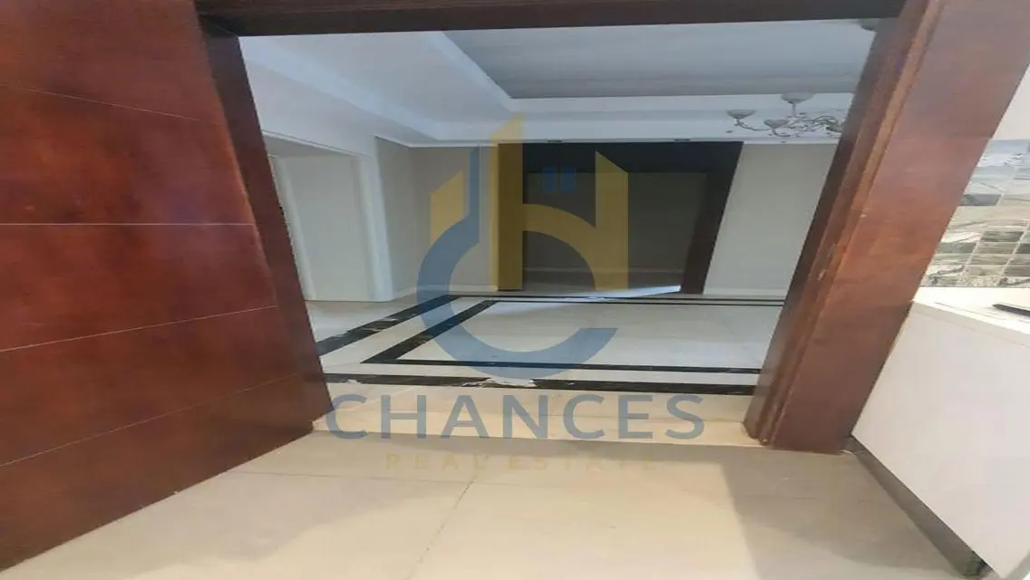 Property for Sale: 540 Square Meters with Balcony