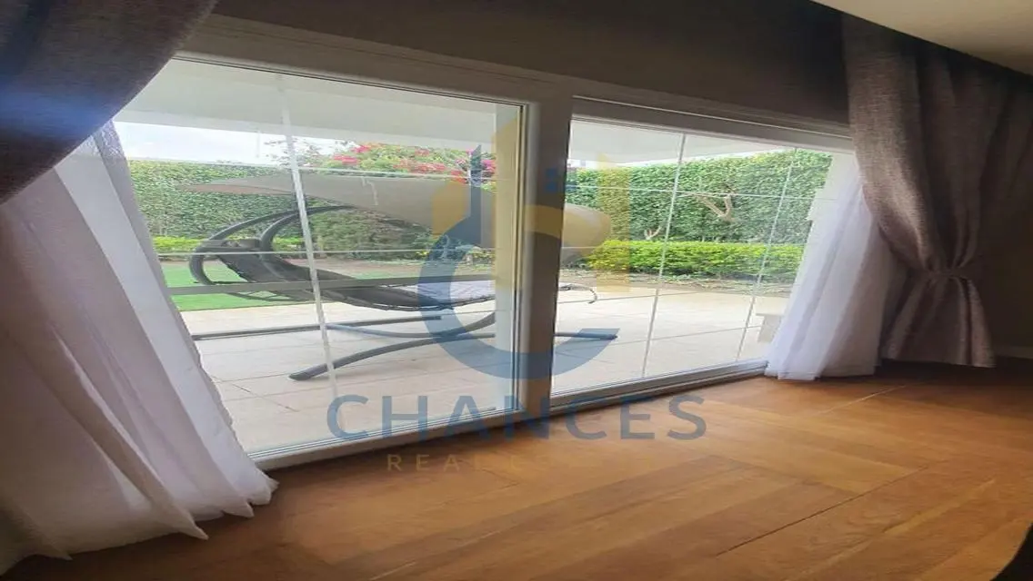 Property for Sale: 540 Square Meters with Balcony