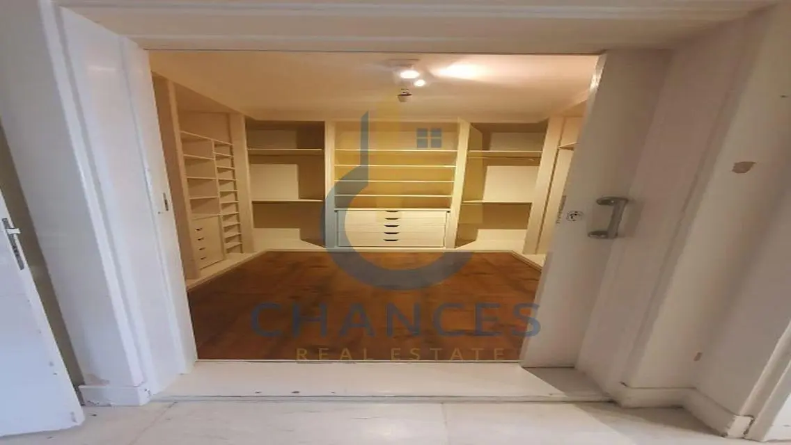 Property for Sale: 540 Square Meters with Balcony