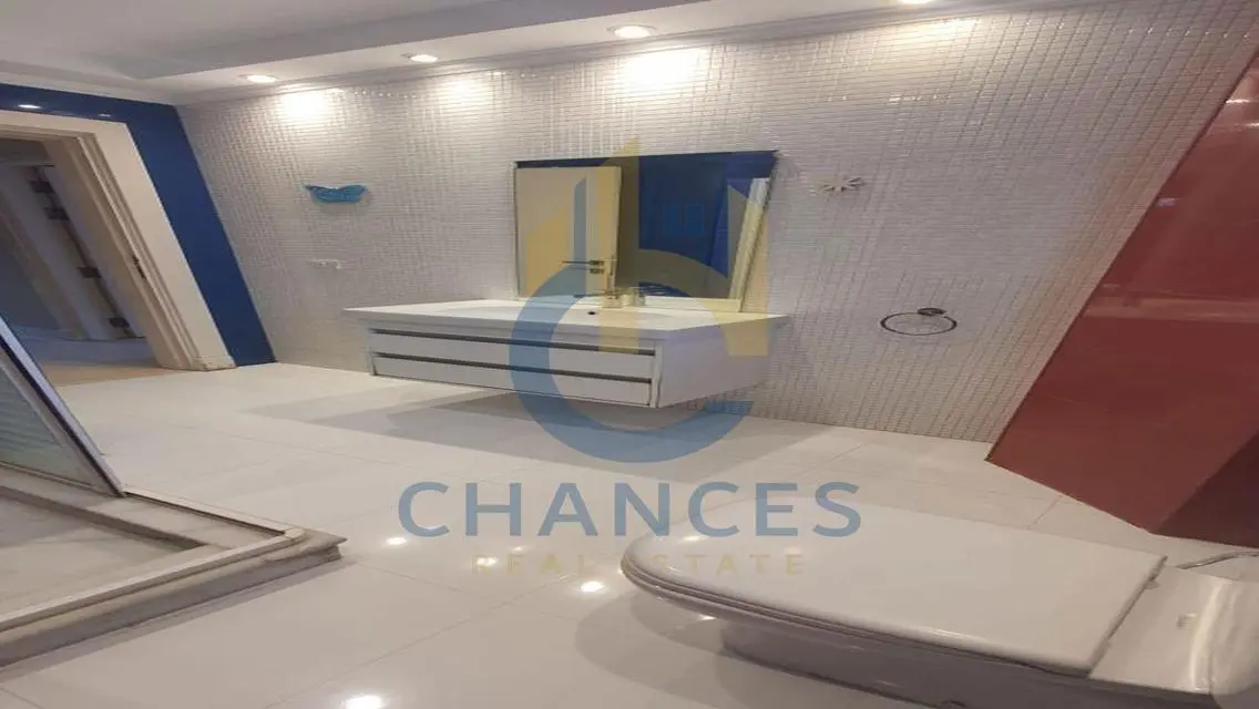 Property for Sale: 540 Square Meters with Balcony