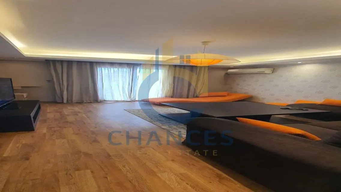 Property for Sale: 540 Square Meters with Balcony