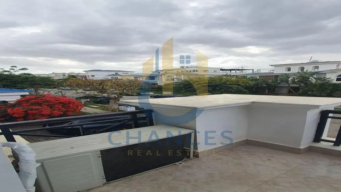 Property for Sale: 540 Square Meters with Balcony