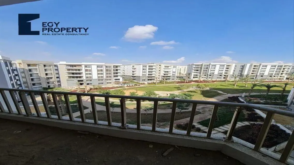Luxurious Villa - 12 for Sale Lake View