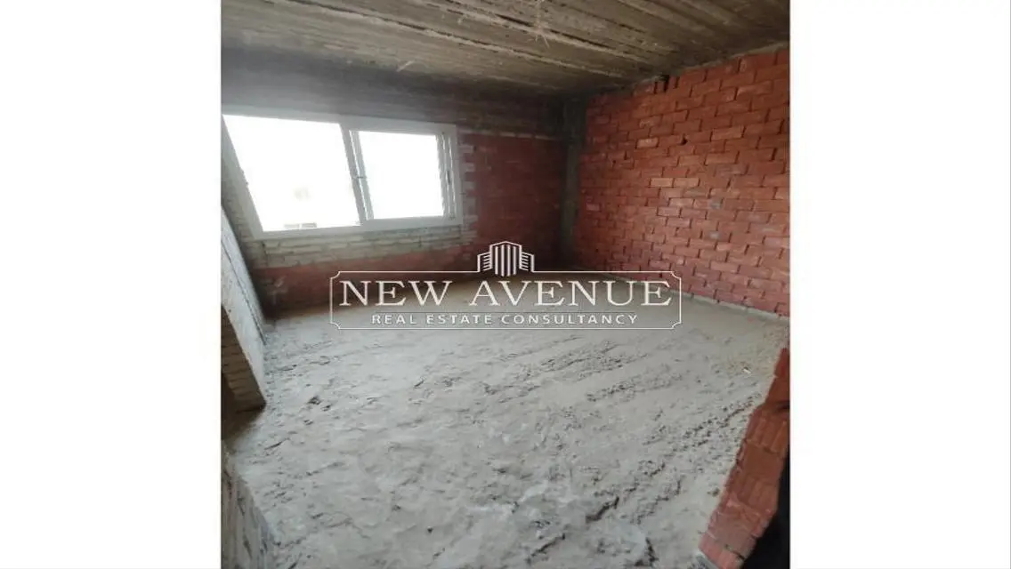 Luxury Apartment with Shared Pool and Modern Amenities