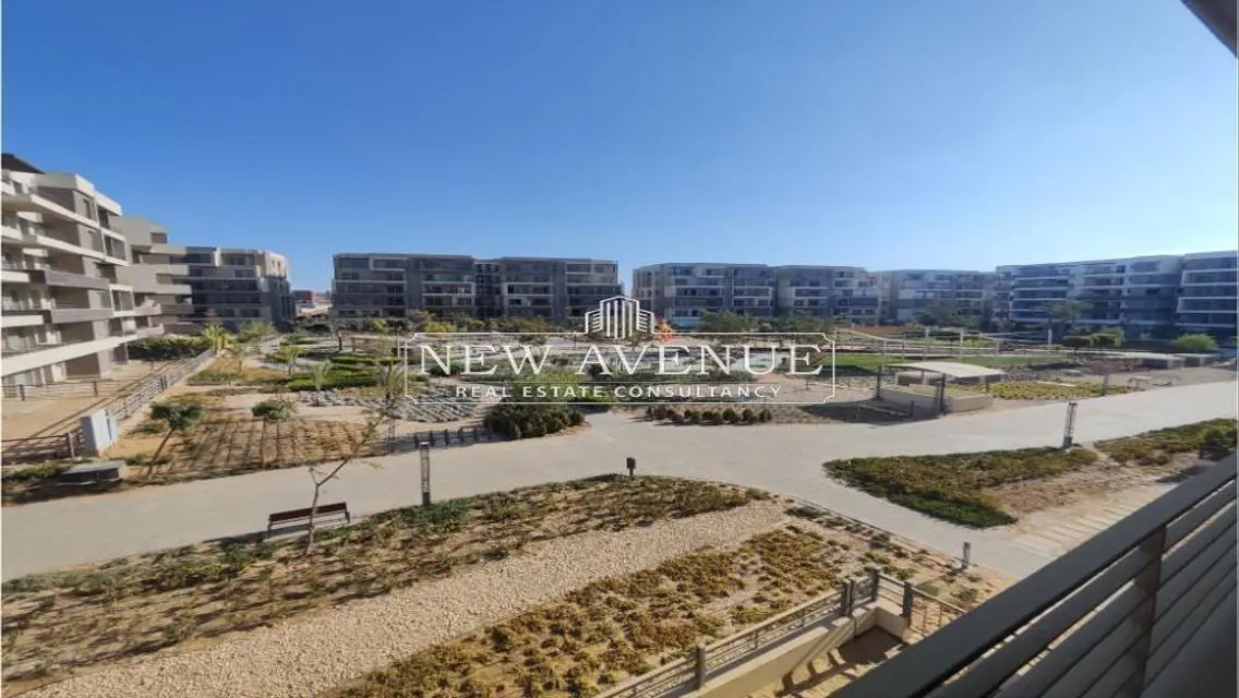 Luxury Apartment with Shared Pool and Modern Amenities