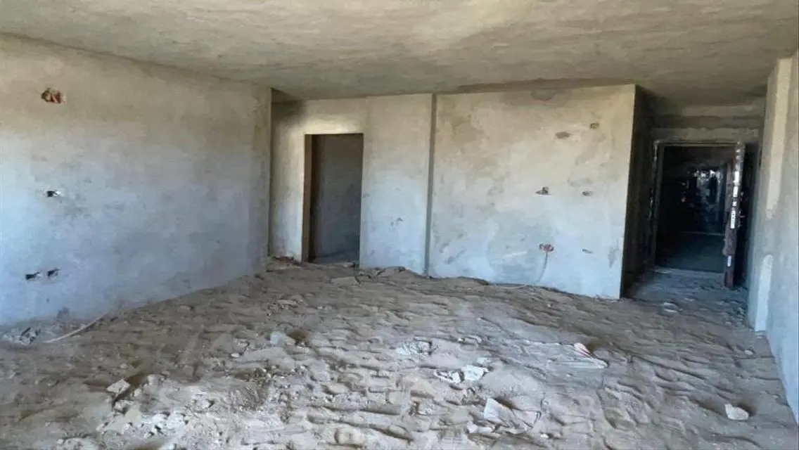 منزل فاخر بـ 3 غرف وغرفة خادمة في موقع مميز