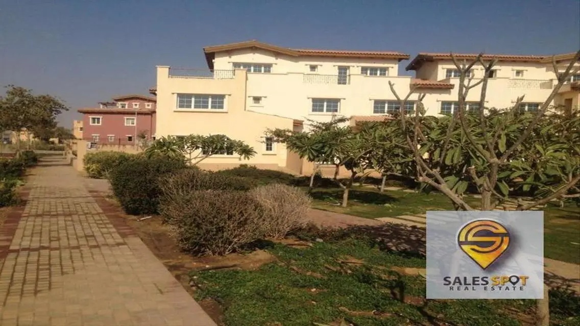 Luxury Apartment in Hyde Park Square - Prime Location