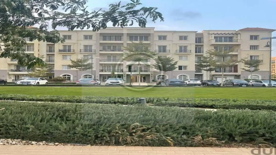 Luxury Apartment Overlooking a Landmark for Sale