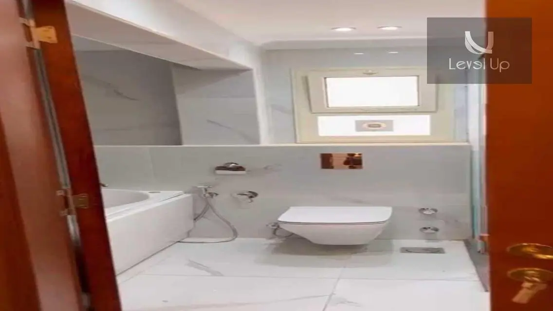 Luxury Apartment for Rent Overlooking Lakes