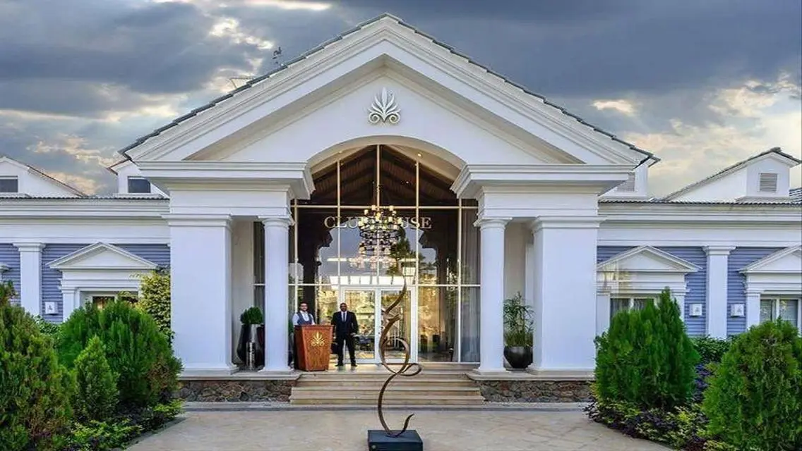 Luxury Villa in Mountain View I-City, October