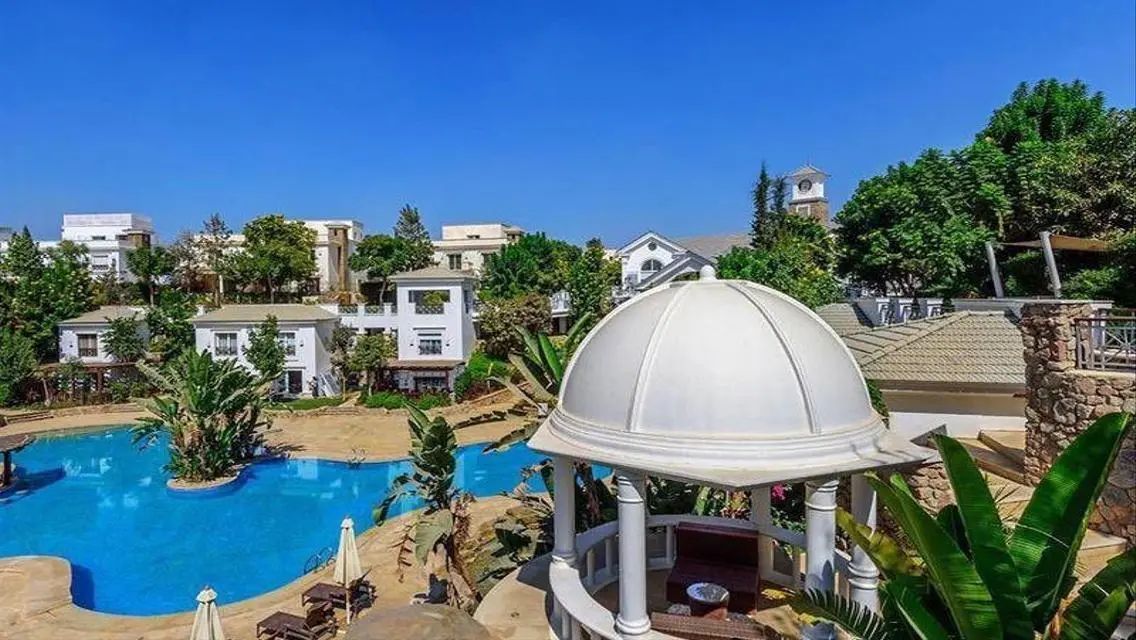 Luxury Villa in Mountain View I-City, October
