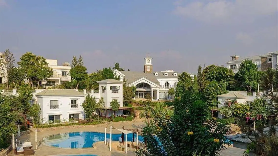 Luxury Villa in Mountain View I-City, October