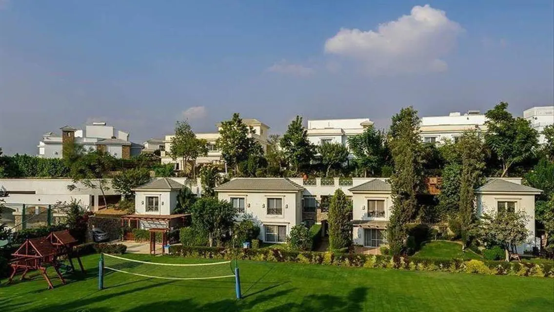 Luxury Villa in Mountain View I-City, October