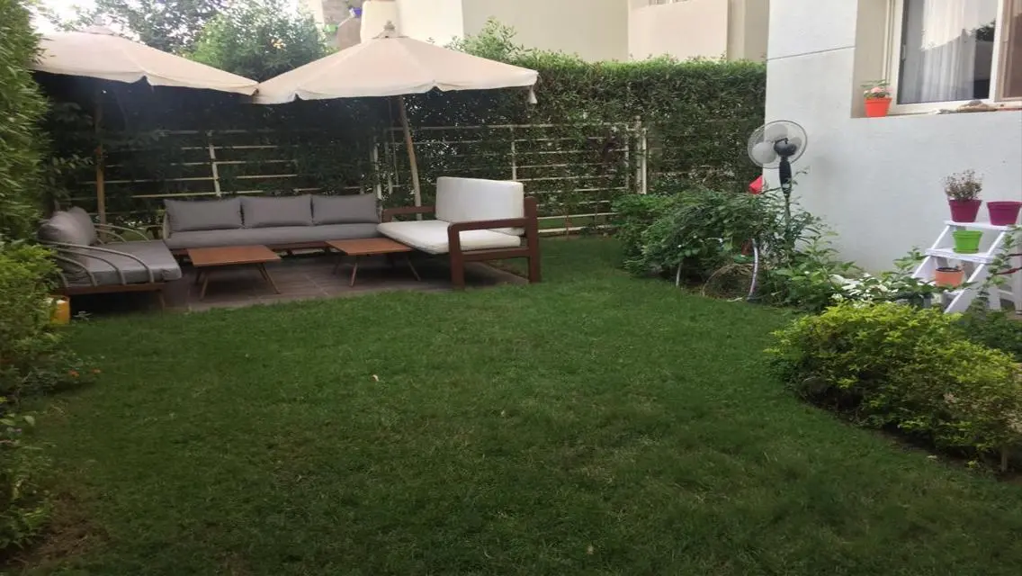 فيلا فاخرة للبيع في موقع متميز