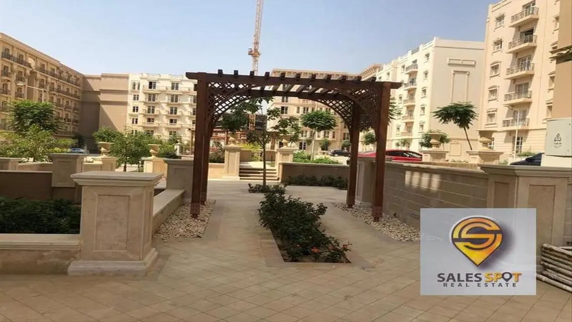 Luxurious Apartment in Hyde Park Square - Golden Investment Opportunity