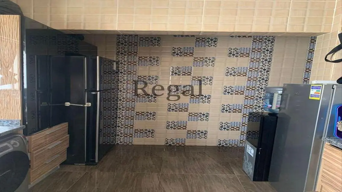 شقة فاخرة للبيع في موقع متميز